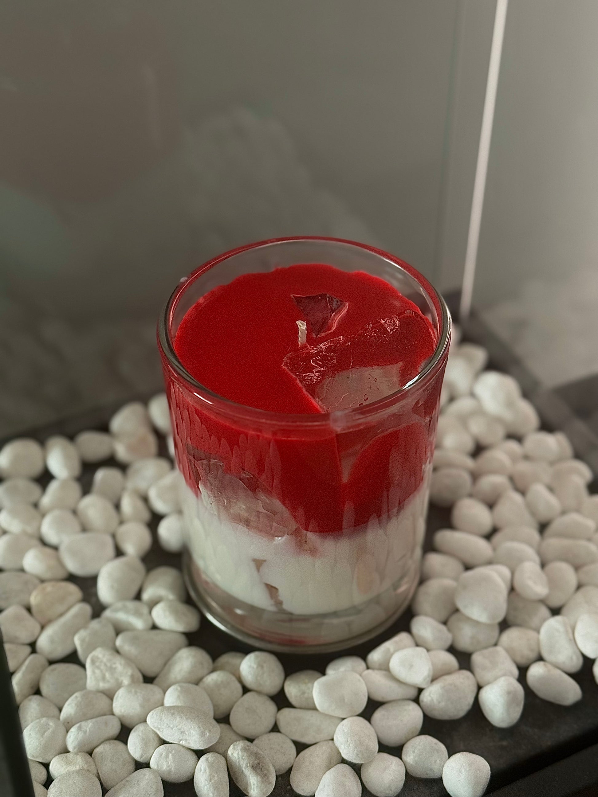 Accorn rankų darbo velvet flame žvakė